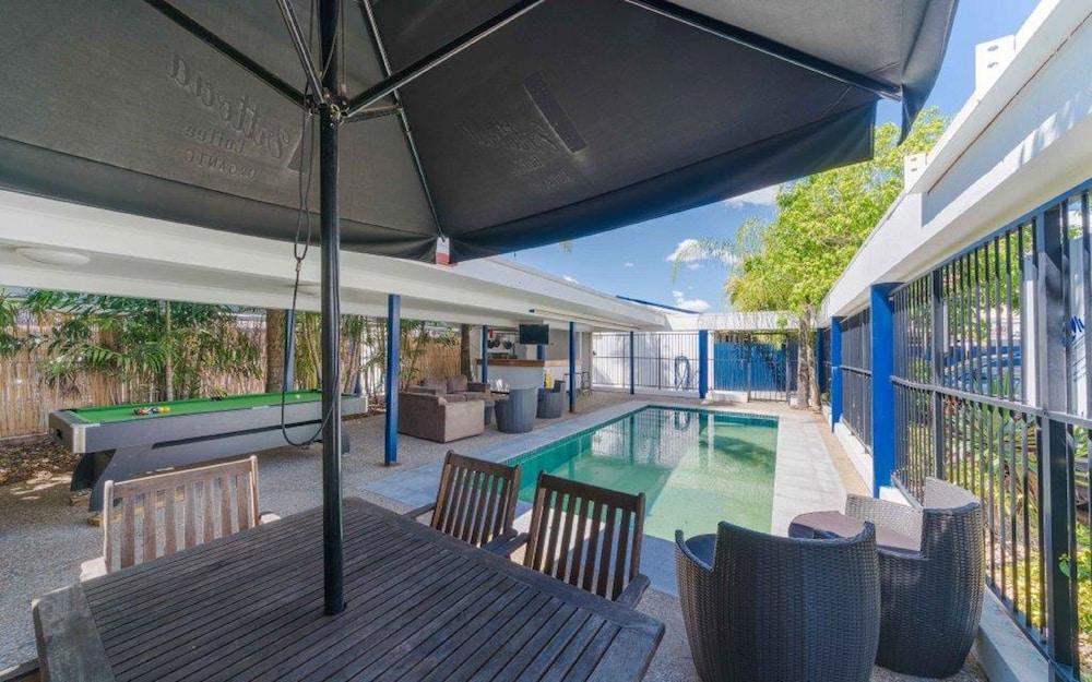 Cosmopolitan Motel & Serviced Apartments Rockhampton Exterior photo