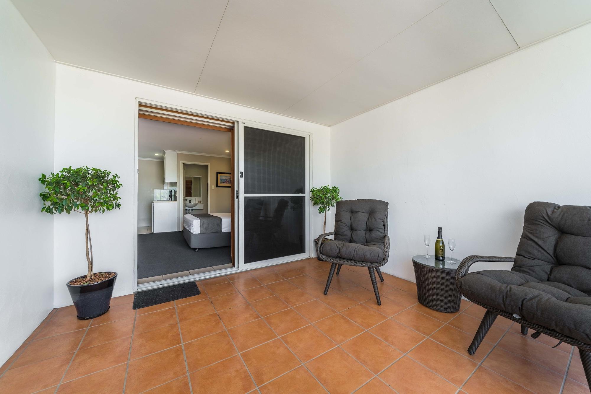 Cosmopolitan Motel & Serviced Apartments Rockhampton Exterior photo