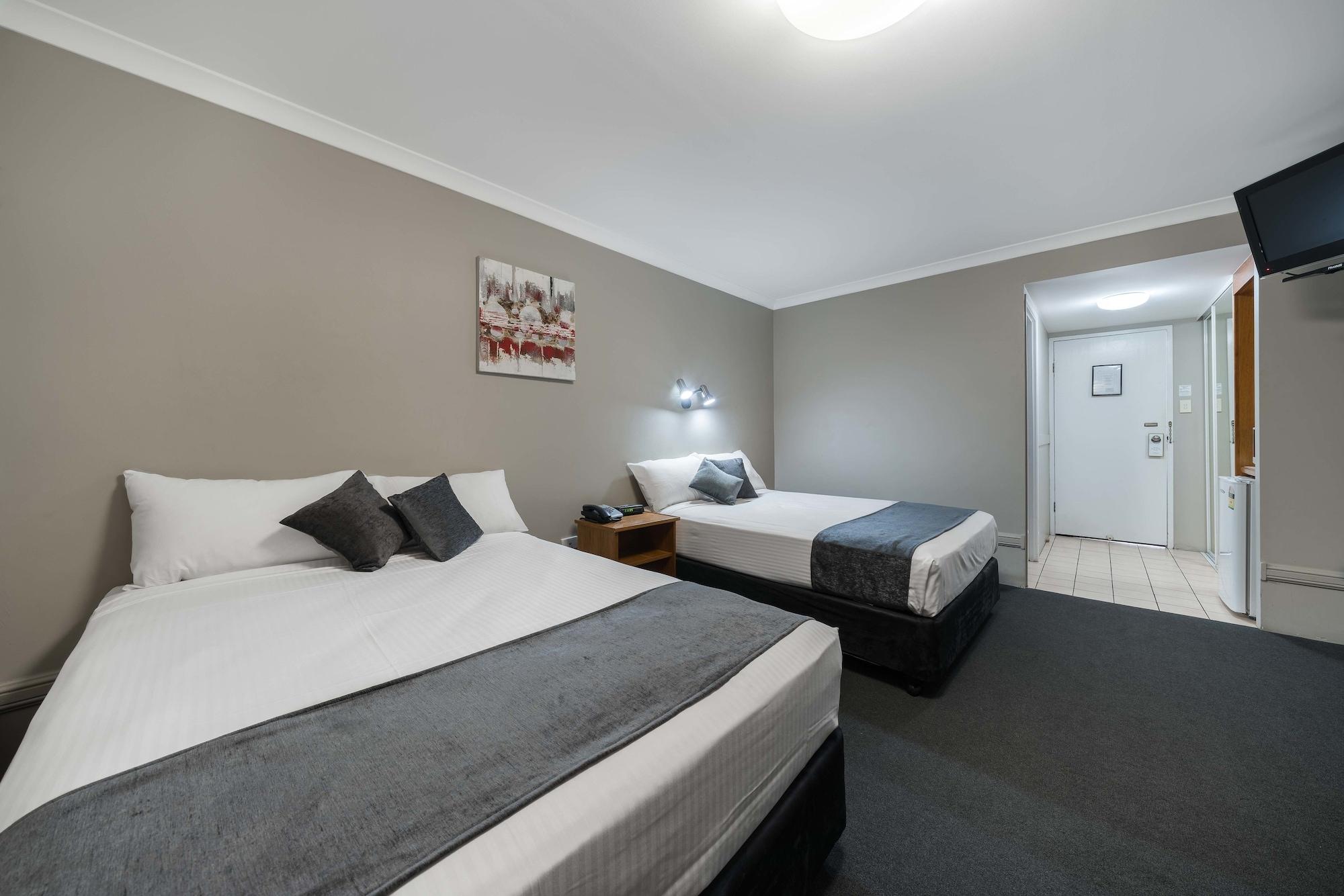Cosmopolitan Motel & Serviced Apartments Rockhampton Exterior photo