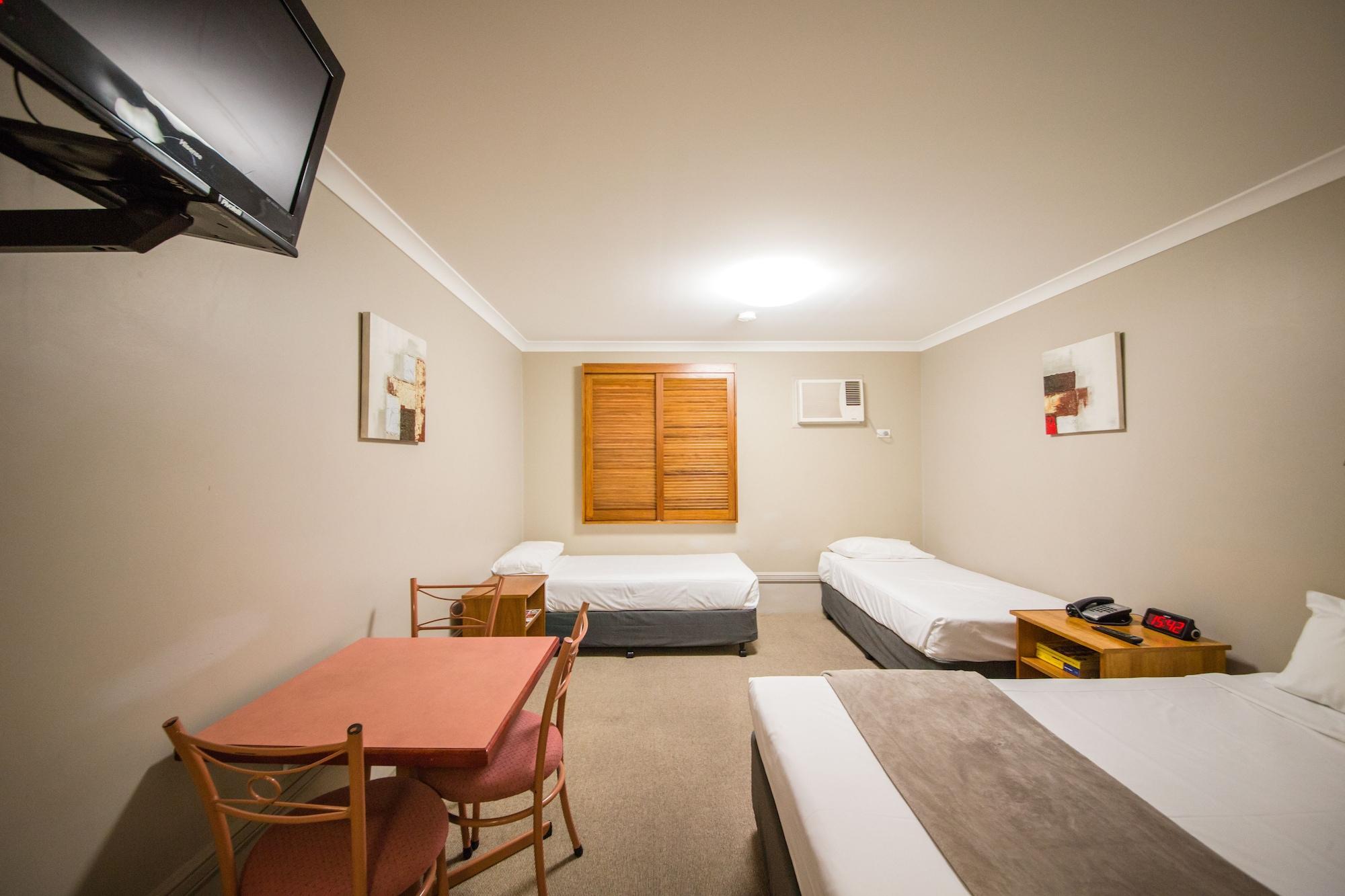 Cosmopolitan Motel & Serviced Apartments Rockhampton Exterior photo