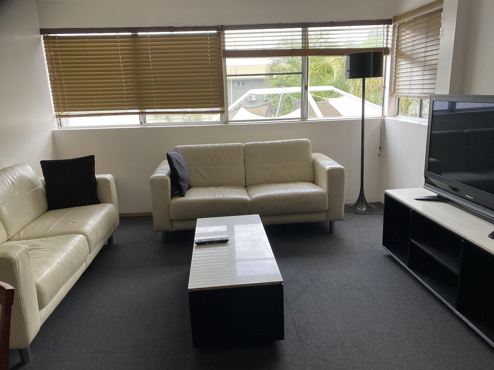 Cosmopolitan Motel & Serviced Apartments Rockhampton Exterior photo