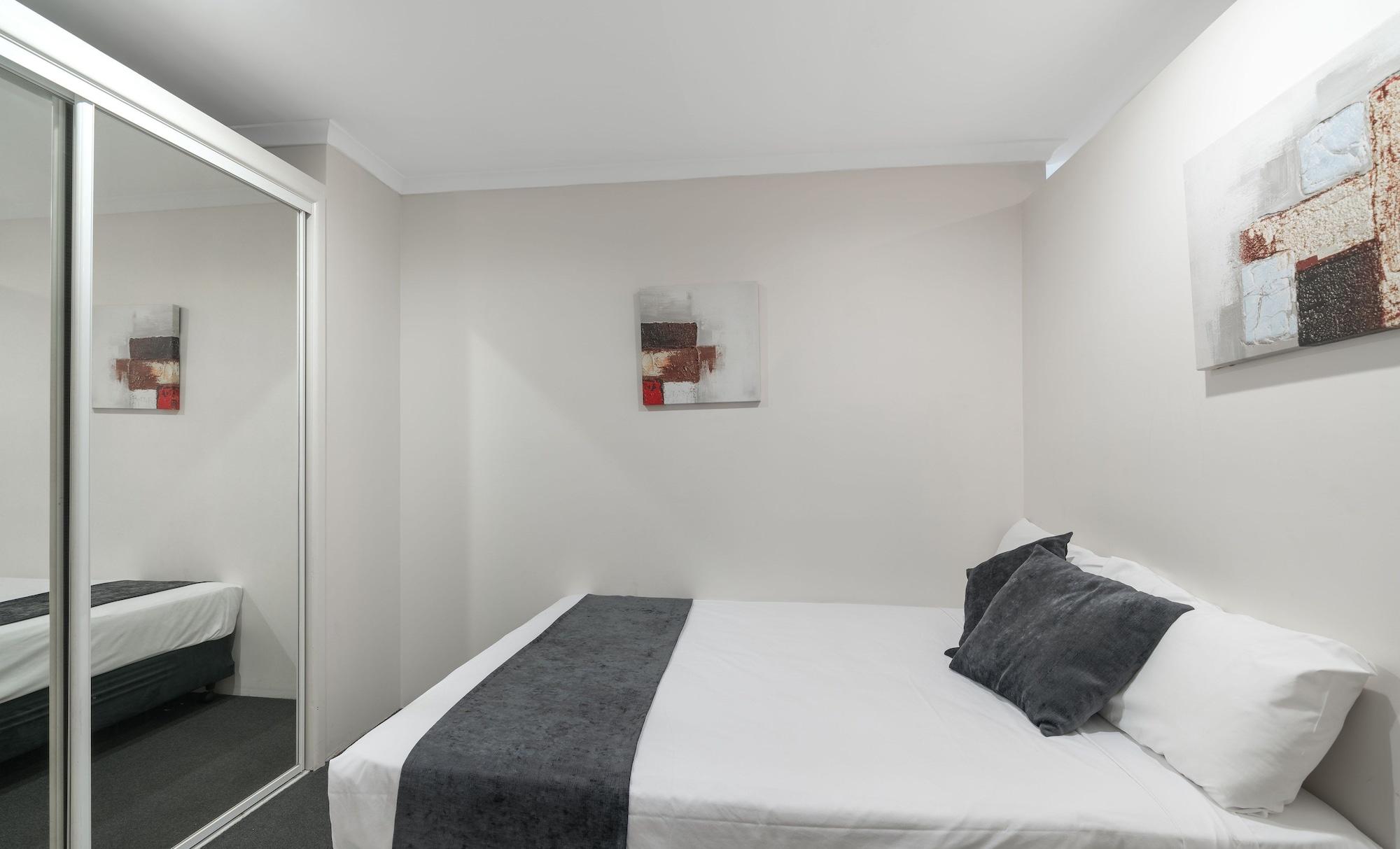 Cosmopolitan Motel & Serviced Apartments Rockhampton Exterior photo