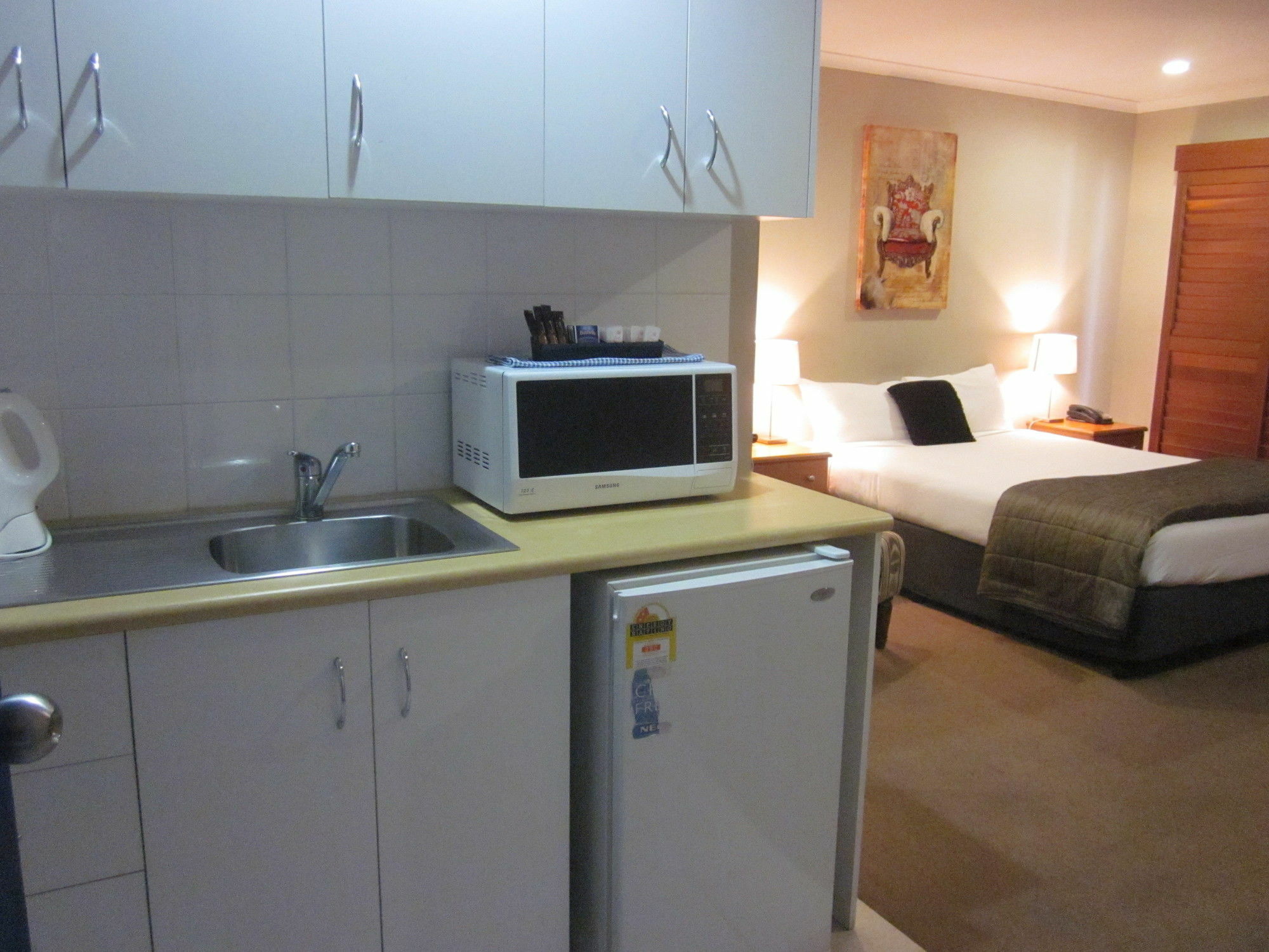Cosmopolitan Motel & Serviced Apartments Rockhampton Exterior photo